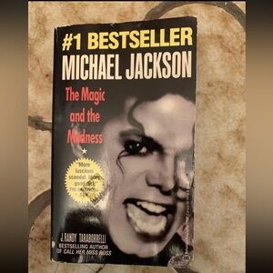 #1 BESTSELLER MICHAEL JACKSON The Magic and the madness Soft cover